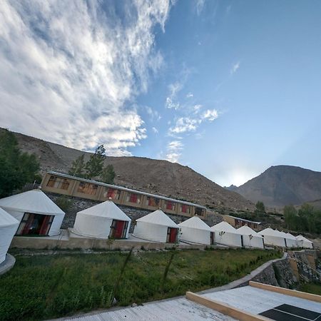 Apex Hotels And Resorts Hussaini Karimabad  Esterno foto