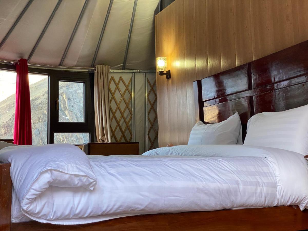 Apex Hotels And Resorts Hussaini Karimabad  Esterno foto