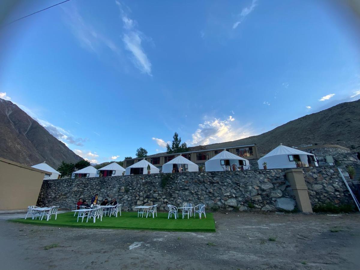 Apex Hotels And Resorts Hussaini Karimabad  Esterno foto