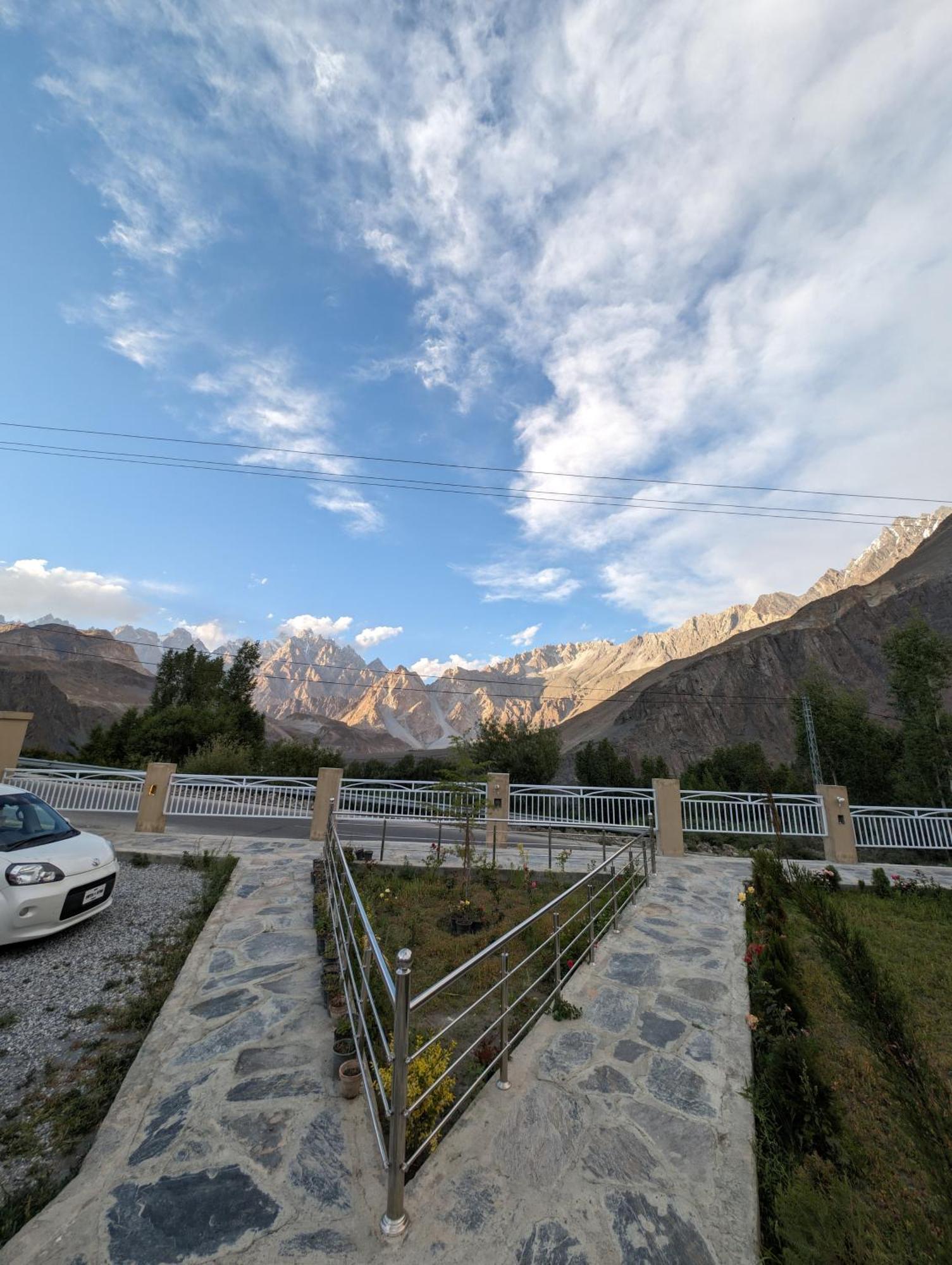Apex Hotels And Resorts Hussaini Karimabad  Esterno foto