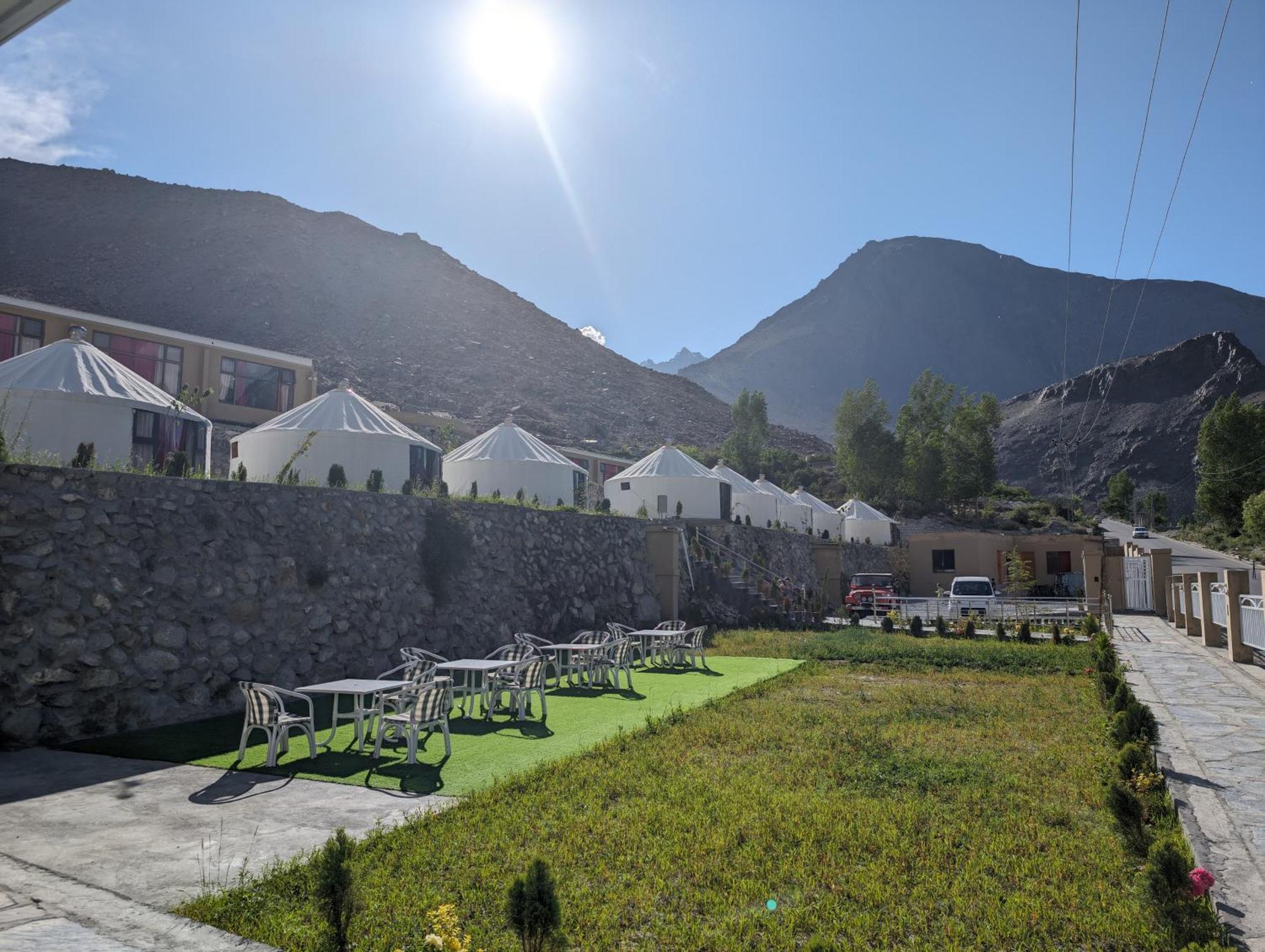 Apex Hotels And Resorts Leyurt Hussaini Karimabad  Esterno foto