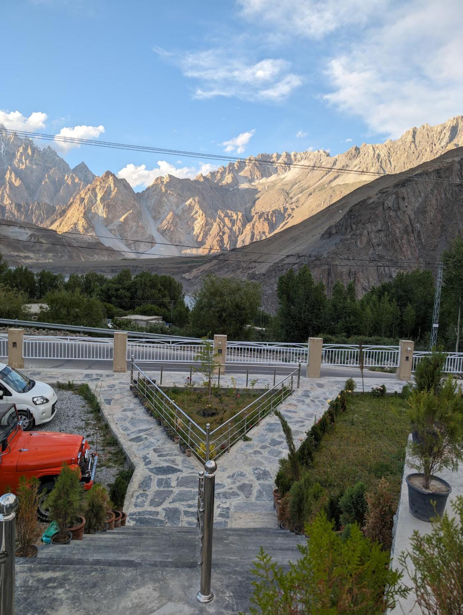 Apex Hotels And Resorts Hussaini Karimabad  Esterno foto