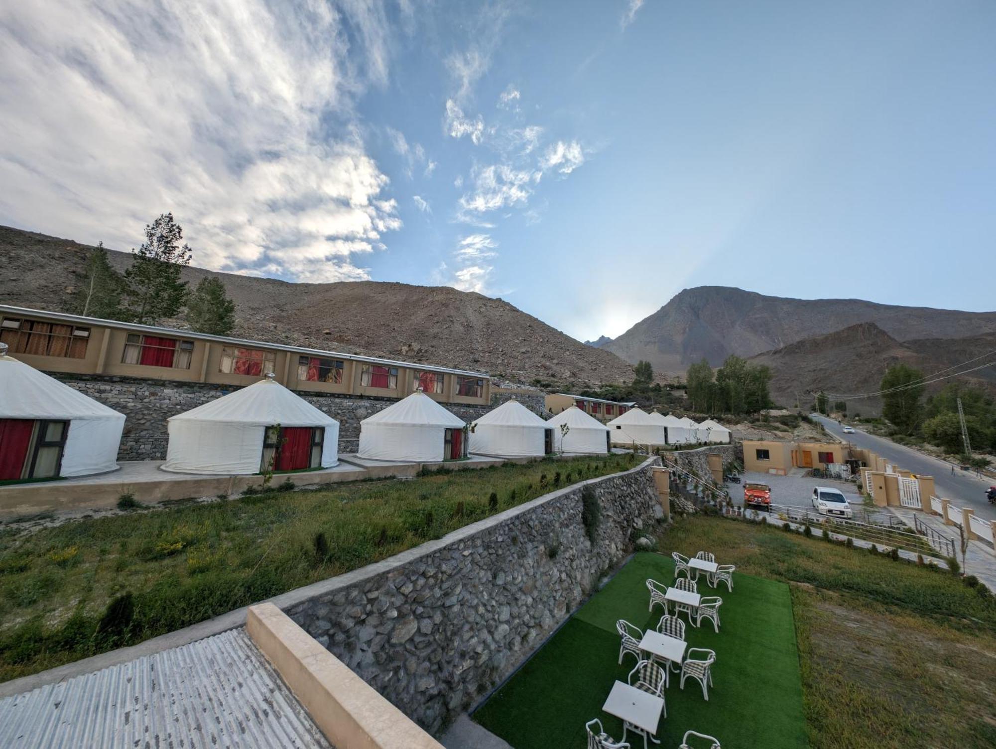 Apex Hotels And Resorts Leyurt Hussaini Karimabad  Esterno foto