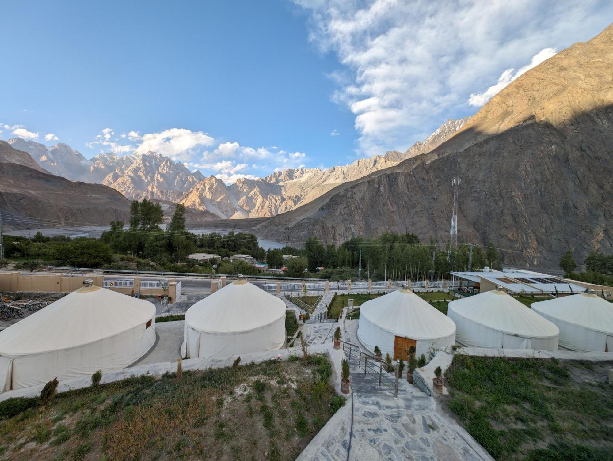 Apex Hotels And Resorts Hussaini Karimabad  Esterno foto